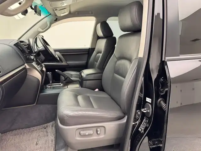 トヨタ ランドクルーザー AX Gセレクション 兵庫県 2008(平20)年 12.8万km ブラック 社外ＳＤナビ　/Bluetooth/CD/DVD/SD/フルセグ/クルーズコントロール　/純正フロアマット　/社外２２インチアルミホイール　/オートライト　/バックカメラ　/ＥＴＣ　/前後ドライブレコーダー　/シートヒーター　/パワーシート　/４ＷＤ　/スペアキー/前後コーナーセンサー/オートライト/パワーシート/4WD