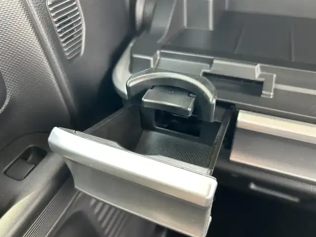 スズキ スペーシア ギア HYBRID XZ 静岡県 2018(平30)年 2万km アクティブイエロー/ガンメタリック2トーン 純正ナビ/フルセグTV/全方位モニター/バックカメラ/パワースライドドア（両側）/セーフティサポート/・デュアルセンサーブレーキサポート/・車線逸脱警報機能/・先行車発進お知らせ機能/LEDヘッドランプ/純正14インチアルミ/フォグランプ/オートライト/シートヒーター/革巻きステアリング/ステアリングスイッチ/キーレスプッシュスタート/オートエアコン/ルーフレール/パーソナルテーブル/禁煙車