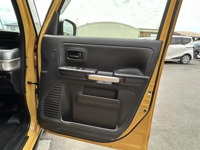 スズキ スペーシア ギア HYBRID XZ 大阪府 2018(平30)年 2万km アクティブイエロー/ガンメタリック2トーン 純正ナビ/フルセグTV/全方位モニター/バックカメラ/パワースライドドア（両側）/セーフティサポート/・デュアルセンサーブレーキサポート/・車線逸脱警報機能/・先行車発進お知らせ機能/LEDヘッドランプ/純正14インチアルミ/フォグランプ/オートライト/シートヒーター/革巻きステアリング/ステアリングスイッチ/キーレスプッシュスタート/オートエアコン/ルーフレール/パーソナルテーブル/禁煙車