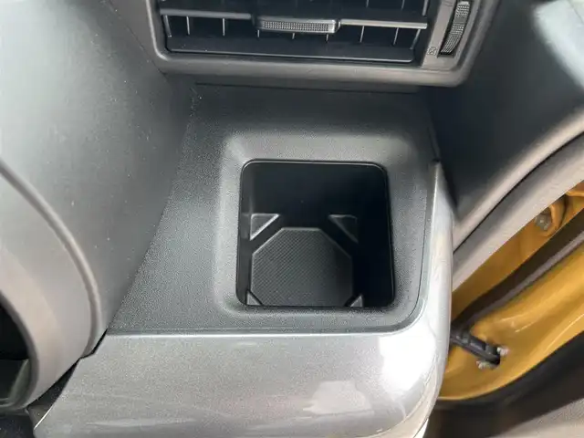 スズキ スペーシア ギア HYBRID XZ 大阪府 2018(平30)年 2万km アクティブイエロー/ガンメタリック2トーン 純正ナビ/フルセグTV/全方位モニター/バックカメラ/パワースライドドア（両側）/セーフティサポート/・デュアルセンサーブレーキサポート/・車線逸脱警報機能/・先行車発進お知らせ機能/LEDヘッドランプ/純正14インチアルミ/フォグランプ/オートライト/シートヒーター/革巻きステアリング/ステアリングスイッチ/キーレスプッシュスタート/オートエアコン/ルーフレール/パーソナルテーブル/禁煙車