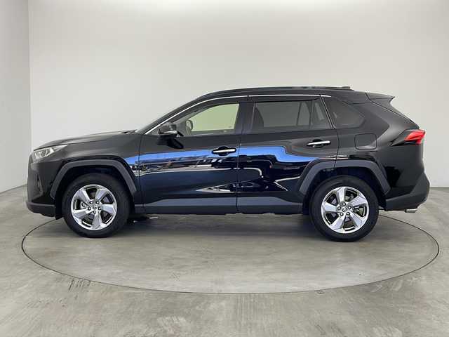 トヨタ ＲＡＶ４ ハイブリットG 兵庫県 2020(令2)年 6.9万km アティチュードブラックマイカ ・ワンオーナー車/・純正ディスプレイナビ&TV&BT&USB&Miracast/・パノラミックビューモニター/・Toyota Safety Sense/・プリクラッシュセーフティ/・レーントレーシングアシスト[LTA] /・レーダークルーズコントロール（全車速追従機能付） /・オートマチックハイビーム[AHB] /・ロードサインアシスト[RSA]/・先行車発進告知機能[TMN/・インテリジェントクリアランスソナー/・パーキングサポートブレーキ（静止物）/・リヤクロストラフィックオートブレーキ/・ブラインドスポットモニター/・車両接近通報装置/・ビルトインETC2.0/・ハンズフリーパワーバックドア（挟み込み防止機能・停止位置メモリー機能付）/・ステアリングヒーター/・スマートキー/・Bi-Beam LEDヘッドランプ/・LEDリヤフォグランプ/・合成皮革シート/・快適温熱シート/・社外前後ドライブレコーダー/・新車時保証書/・取扱説明書