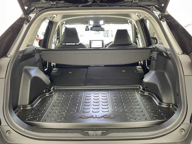 トヨタ ＲＡＶ４ ハイブリットG 兵庫県 2020(令2)年 6.9万km アティチュードブラックマイカ ・ワンオーナー車/・純正ディスプレイナビ&TV&BT&USB&Miracast/・パノラミックビューモニター/・Toyota Safety Sense/・プリクラッシュセーフティ/・レーントレーシングアシスト[LTA] /・レーダークルーズコントロール（全車速追従機能付） /・オートマチックハイビーム[AHB] /・ロードサインアシスト[RSA]/・先行車発進告知機能[TMN/・インテリジェントクリアランスソナー/・パーキングサポートブレーキ（静止物）/・リヤクロストラフィックオートブレーキ/・ブラインドスポットモニター/・車両接近通報装置/・ビルトインETC2.0/・ハンズフリーパワーバックドア（挟み込み防止機能・停止位置メモリー機能付）/・ステアリングヒーター/・スマートキー/・Bi-Beam LEDヘッドランプ/・LEDリヤフォグランプ/・合成皮革シート/・快適温熱シート/・社外前後ドライブレコーダー/・新車時保証書/・取扱説明書