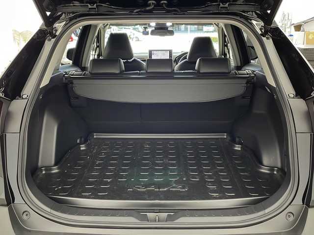 トヨタ ＲＡＶ４ ハイブリットG 兵庫県 2020(令2)年 6.9万km アティチュードブラックマイカ ・ワンオーナー車/・純正ディスプレイナビ&TV&BT&USB&Miracast/・パノラミックビューモニター/・Toyota Safety Sense/・プリクラッシュセーフティ/・レーントレーシングアシスト[LTA] /・レーダークルーズコントロール（全車速追従機能付） /・オートマチックハイビーム[AHB] /・ロードサインアシスト[RSA]/・先行車発進告知機能[TMN/・インテリジェントクリアランスソナー/・パーキングサポートブレーキ（静止物）/・リヤクロストラフィックオートブレーキ/・ブラインドスポットモニター/・車両接近通報装置/・ビルトインETC2.0/・ハンズフリーパワーバックドア（挟み込み防止機能・停止位置メモリー機能付）/・ステアリングヒーター/・スマートキー/・Bi-Beam LEDヘッドランプ/・LEDリヤフォグランプ/・合成皮革シート/・快適温熱シート/・社外前後ドライブレコーダー/・新車時保証書/・取扱説明書