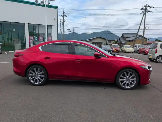 マツダ マツダ３セダン 20S プロアクティブ ツーリングS 福井県 2022(令4)年 2.1万km ソウルレッドクリスタルM 純正18インチAW/全方位カメラ/純正メーカーナビ/フルセグテレビ/衝突被害軽減システム/運転席パワーシート/シートメモリー/レーダークルーズコントロール/前後コーナーセンサー/パドルシフト/ETC/前後ドライブレコーダー/ステアリングヒーター/前席シートヒーター/レーンキープアシスト/横滑り防止装置/盗難防止装置/LEDヘッドライト/純正フロアマット/スマートキー