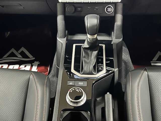 三菱 トライトン GSR 道央・札幌 2025(令7)年 0.1万km ダイヤモンドブラックマイカ 【2509031944】/ワンオーナー　/E-アシスト/純正ナビ　/フルセグＴＶ　/アラウンドビューモニター　/レザーシート　/純正１８インチアルミホイール　/ジオランダータイヤ　/シートヒーター　/ハンドルヒーター　/電動シート　/ＬＥＤヘッドライト/フォグライト