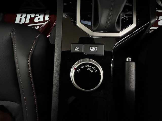 三菱 トライトン GSR 道央・札幌 2025(令7)年 0.1万km ダイヤモンドブラックマイカ 【2509031944】/ワンオーナー　/E-アシスト/純正ナビ　/フルセグＴＶ　/アラウンドビューモニター　/レザーシート　/純正１８インチアルミホイール　/ジオランダータイヤ　/シートヒーター　/ハンドルヒーター　/電動シート　/ＬＥＤヘッドライト/フォグライト