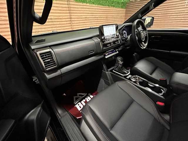 三菱 トライトン GSR 道央・札幌 2025(令7)年 0.1万km ダイヤモンドブラックマイカ 【2509031944】/ワンオーナー　/E-アシスト/純正ナビ　/フルセグＴＶ　/アラウンドビューモニター　/レザーシート　/純正１８インチアルミホイール　/ジオランダータイヤ　/シートヒーター　/ハンドルヒーター　/電動シート　/ＬＥＤヘッドライト/フォグライト