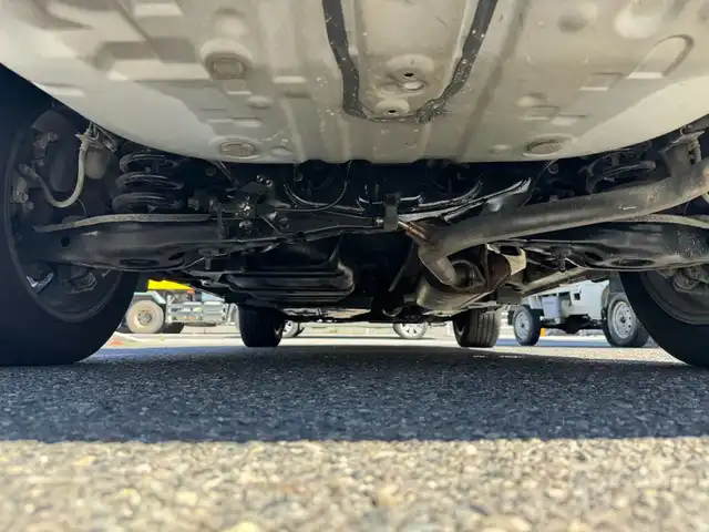 トヨタ ハリアー プレミアム メタル&レザーP 滋賀県 2017(平29)年 8.3万km スパークリングブラックパールクリスタルシャイン ワンオーナー/T-Connect SDナビゲーションシステム/　フルセグ Bluetooth CD DVD SD/バックカメラ/レザーシート（黒）/Toyota Safety Sense /プリクラッシュセーフティ/（歩行者［昼］検知機能付衝突回避支援タイプ/ミリ波レーダー＋単眼カメラ方式）/レーンディパーチャーアラート（ステアリング制御付）/アダプティブハイビームシステム（AHS）/レーダークルーズコントロール（全車速追従機能付）/ドライブスタートコントロール/LEDハイビーム・LEDロービーム/　オートレベリング機能付&LEDクリアランスランプ/LEDシーケンシャルターンランプ 13/LEDコーナリングランプ 37/LEDフロントフォグランプ 13/LEDデイライト/ビルトインETC/純正フロアマット/純正18インチアルミ/スマートキー×2/プッシュスタート/