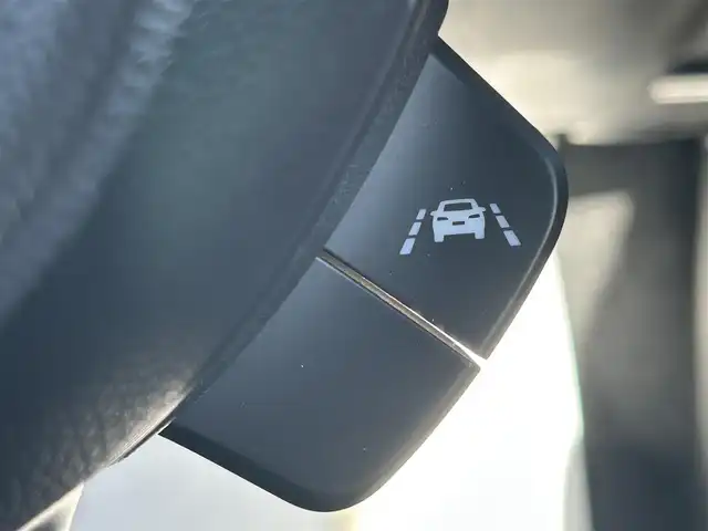 スズキ スイフト 兵庫県 2018(平30)年 4万km チャンピオンイエロー 社外8インチナビ（KENWOOD）/Bluetooth接続/フルセグ/全方位カメラ/社外ETC/シートヒーター/セーフティサポート/社外フロアマット/レーンキープアシスト/オートライト/横滑り防止装置/LEDヘッドライト