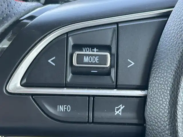 スズキ スイフト 兵庫県 2018(平30)年 4万km チャンピオンイエロー 社外8インチナビ（KENWOOD）/Bluetooth接続/フルセグ/全方位カメラ/社外ETC/シートヒーター/セーフティサポート/社外フロアマット/レーンキープアシスト/オートライト/横滑り防止装置/LEDヘッドライト