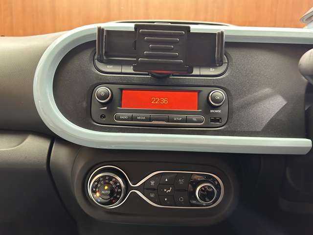 ルノー トゥインゴ インテンス 千葉県 2019(平31)年 3万km ブルードラジェ クルーズコントロール　/バックソナー　/オートライト　/オートエアコン　/ＥＴＣ　/アイドリングストップ　/ファブリックシート　/純正１５インチＡＷ　/禁煙車