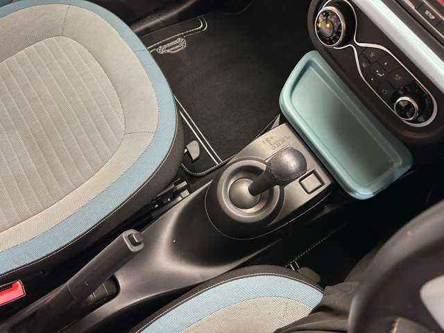 ルノー トゥインゴ インテンス 千葉県 2019(平31)年 3万km ブルードラジェ クルーズコントロール　/バックソナー　/オートライト　/オートエアコン　/ＥＴＣ　/アイドリングストップ　/ファブリックシート　/純正１５インチＡＷ　/禁煙車