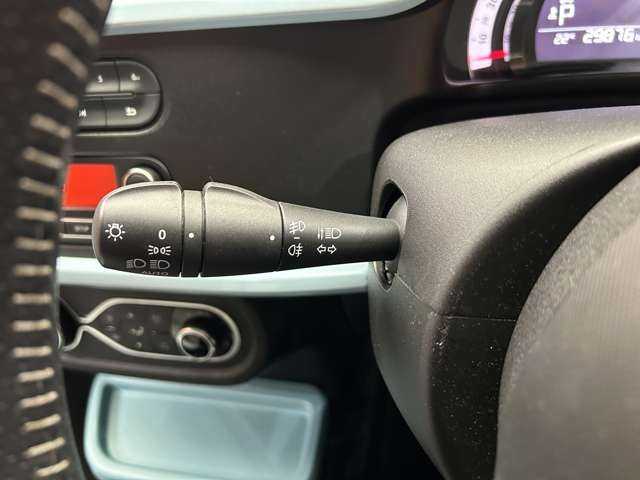 ルノー トゥインゴ インテンス 千葉県 2019(平31)年 3万km ブルードラジェ クルーズコントロール　/バックソナー　/オートライト　/オートエアコン　/ＥＴＣ　/アイドリングストップ　/ファブリックシート　/純正１５インチＡＷ　/禁煙車