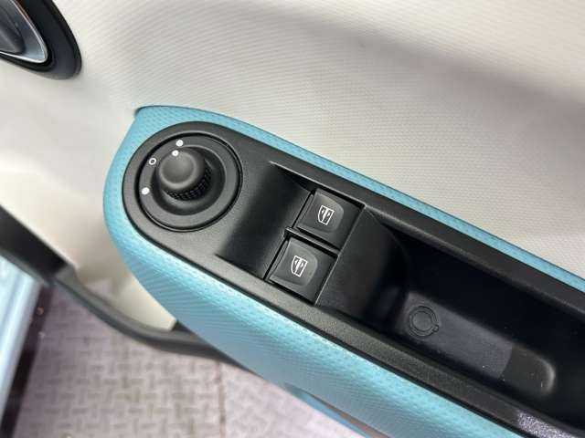 ルノー トゥインゴ インテンス 千葉県 2019(平31)年 3万km ブルードラジェ クルーズコントロール　/バックソナー　/オートライト　/オートエアコン　/ＥＴＣ　/アイドリングストップ　/ファブリックシート　/純正１５インチＡＷ　/禁煙車