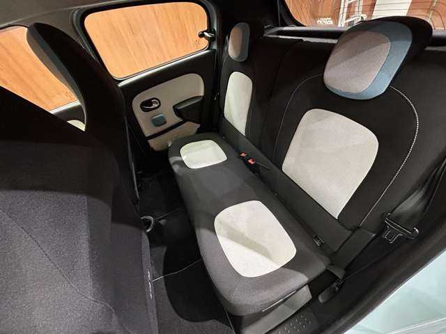 ルノー トゥインゴ インテンス 千葉県 2019(平31)年 3万km ブルードラジェ クルーズコントロール　/バックソナー　/オートライト　/オートエアコン　/ＥＴＣ　/アイドリングストップ　/ファブリックシート　/純正１５インチＡＷ　/禁煙車