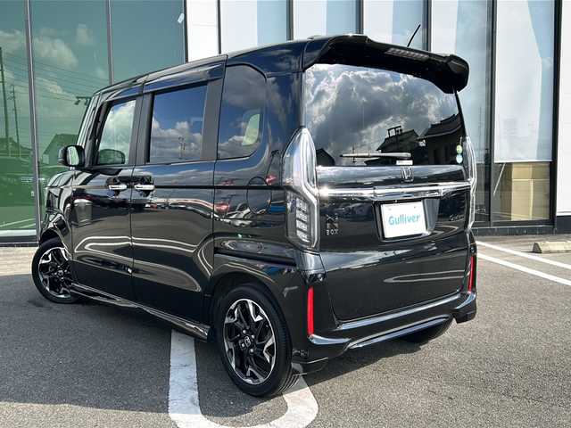 ホンダ Ｎ ＢＯＸ カスタム G L ターボ ホンダセンシング 岐阜県 2019(平31)年 3.8万km クリスタルブラックパール 登録時走行距離37906km/純正８型ナビ（VXU-195NB）/ワンセグテレビ/バックカメラ/Blue tooth・CD・DVD・SDミュージックサーバー/ビルトインETC/両側パワースライドドア/ターボ車/ホンダセンシング/コーナーセンサー後方/ＬＥＤヘッドライト/レーンキープアシスト/レーダークルーズコントロール/横滑り防止装置/盗難防止装置/ハーフレザーシート/ベンチシート/フルフラットシート/純正フロアマット/プッシュスタート/スマートキー/純正１５アルミ/ラメ加工インパネ/パドルシフト