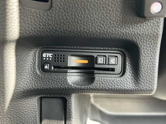 ホンダ Ｎ ＢＯＸ カスタム G L ターボ ホンダセンシング 岐阜県 2019(平31)年 3.8万km クリスタルブラックパール 登録時走行距離37906km/純正８型ナビ（VXU-195NB）/ワンセグテレビ/バックカメラ/Blue tooth・CD・DVD・SDミュージックサーバー/ビルトインETC/両側パワースライドドア/ターボ車/ホンダセンシング/コーナーセンサー後方/ＬＥＤヘッドライト/レーンキープアシスト/レーダークルーズコントロール/横滑り防止装置/盗難防止装置/ハーフレザーシート/ベンチシート/フルフラットシート/純正フロアマット/プッシュスタート/スマートキー/純正１５アルミ/ラメ加工インパネ/パドルシフト