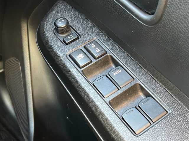 スズキ イグニス ハイブリッド MG 茨城県 2016(平28)年 6万km ネオンブルーM 純正メモリナビ/(地デジTV・CD・DVD・BT・ラジオ再生)/衝突軽減ブレーキ/コーナーセンサー/全方位カメラ/ETC/社外15inアルミホイール/純正フロアマット/リモコンキー/取扱説明書/保証書