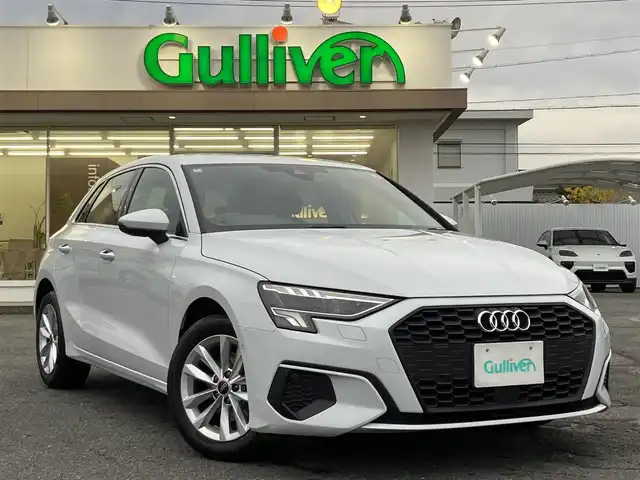 アウディ アウディ Ａ３ SB 30TFSI 三重県 2024(令6)年 0.9万km 白 ♪走行8756キロ♪/♪車検9年5月26日/♪ドライバーアシストシステム/・速度警告機能/・アダプティブドライブアシスト/・エフィシェンシアシスト/・レーン逸脱警告/・速度警告/・接近警告/・降車警告/・パークアシスト/・コーナーソナー/♪Audiプレセンス/♪サイドアシスト/♪メーカーナビ/・フルセグ/・Bluetooth/♪バックカメラ/♪USB×2/♪アイドリングストップ/♪パドルシフト/♪LEDヘッドライト/♪オートライト/♪リアフォグライト/♪ウインカーミラー/♪エクステリアライト/♪レーンセンサー/♪D/N席シートヒーター/♪ステアリングスイッチ/♪オートリトラ/♪サイド&カーテンエアバック/♪フロアマット/♪純正16インチアルミ
