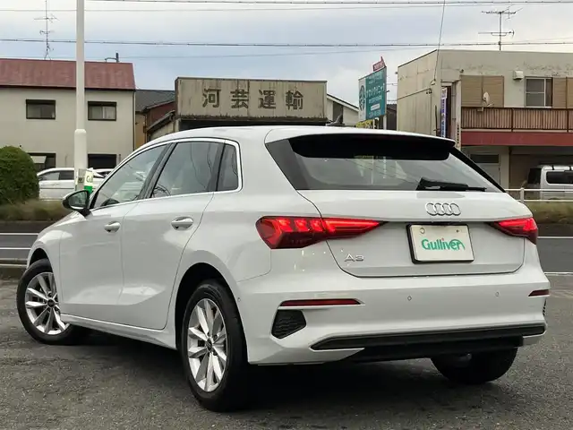 アウディ アウディ Ａ３ SB 30TFSI 三重県 2024(令6)年 0.9万km 白 ♪走行8756キロ♪/♪車検9年5月26日/♪ドライバーアシストシステム/・速度警告機能/・アダプティブドライブアシスト/・エフィシェンシアシスト/・レーン逸脱警告/・速度警告/・接近警告/・降車警告/・パークアシスト/・コーナーソナー/♪Audiプレセンス/♪サイドアシスト/♪メーカーナビ/・フルセグ/・Bluetooth/♪バックカメラ/♪USB×2/♪アイドリングストップ/♪パドルシフト/♪LEDヘッドライト/♪オートライト/♪リアフォグライト/♪ウインカーミラー/♪エクステリアライト/♪レーンセンサー/♪D/N席シートヒーター/♪ステアリングスイッチ/♪オートリトラ/♪サイド&カーテンエアバック/♪フロアマット/♪純正16インチアルミ