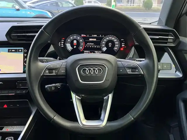 アウディ アウディ Ａ３ SB 30TFSI 三重県 2024(令6)年 0.9万km 白 ♪走行8756キロ♪/♪車検9年5月26日/♪ドライバーアシストシステム/・速度警告機能/・アダプティブドライブアシスト/・エフィシェンシアシスト/・レーン逸脱警告/・速度警告/・接近警告/・降車警告/・パークアシスト/・コーナーソナー/♪Audiプレセンス/♪サイドアシスト/♪メーカーナビ/・フルセグ/・Bluetooth/♪バックカメラ/♪USB×2/♪アイドリングストップ/♪パドルシフト/♪LEDヘッドライト/♪オートライト/♪リアフォグライト/♪ウインカーミラー/♪エクステリアライト/♪レーンセンサー/♪D/N席シートヒーター/♪ステアリングスイッチ/♪オートリトラ/♪サイド&カーテンエアバック/♪フロアマット/♪純正16インチアルミ