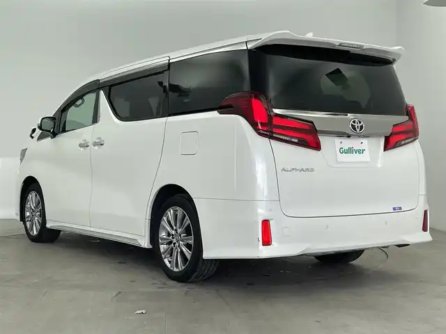 トヨタ アルファード S タイプゴールドⅢ 大分県 2023(令5)年 2.5万km ホワイトパールクリスタルシャイン トヨタセーフティーセンス/・プリクラッシュセーフティー/・LTA操舵支援有/・レーダークルーズコントロール/・オートハイビーム/純正ナビ/（フルセグ/CD/DVD/Bluetooth）/ツインムーンルーフ/フリップダウンモニター/デジタルインナーミラー/電動パーキングブレーキ/オートブレーキホールド/ハーフレザーシート/ビルトインETC2.0/スマートキー・プッシュスタート/純正アルミホイール