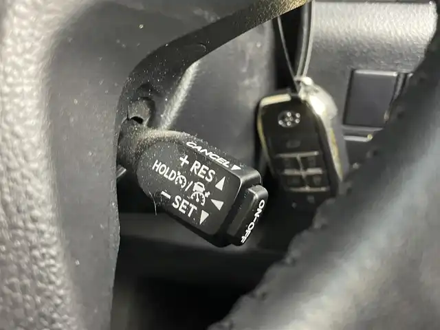 トヨタ アルファード S タイプゴールドⅢ 大分県 2023(令5)年 2.5万km ホワイトパールクリスタルシャイン トヨタセーフティーセンス/・プリクラッシュセーフティー/・LTA操舵支援有/・レーダークルーズコントロール/・オートハイビーム/純正ナビ/（フルセグ/CD/DVD/Bluetooth）/ツインムーンルーフ/フリップダウンモニター/デジタルインナーミラー/電動パーキングブレーキ/オートブレーキホールド/ハーフレザーシート/ビルトインETC2.0/スマートキー・プッシュスタート/純正アルミホイール