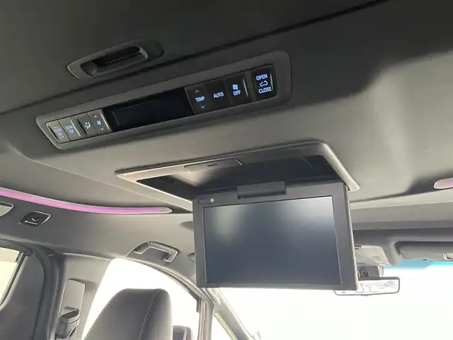 トヨタ アルファード S タイプゴールドⅢ 大分県 2023(令5)年 2.5万km ホワイトパールクリスタルシャイン トヨタセーフティーセンス/・プリクラッシュセーフティー/・LTA操舵支援有/・レーダークルーズコントロール/・オートハイビーム/純正ナビ/（フルセグ/CD/DVD/Bluetooth）/ツインムーンルーフ/フリップダウンモニター/デジタルインナーミラー/電動パーキングブレーキ/オートブレーキホールド/ハーフレザーシート/ビルトインETC2.0/スマートキー・プッシュスタート/純正アルミホイール