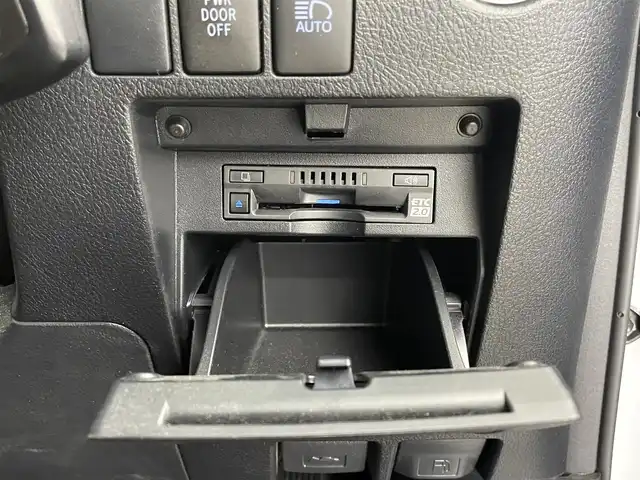 トヨタ アルファード S タイプゴールドⅢ 大分県 2023(令5)年 2.5万km ホワイトパールクリスタルシャイン トヨタセーフティーセンス/・プリクラッシュセーフティー/・LTA操舵支援有/・レーダークルーズコントロール/・オートハイビーム/純正ナビ/（フルセグ/CD/DVD/Bluetooth）/ツインムーンルーフ/フリップダウンモニター/デジタルインナーミラー/電動パーキングブレーキ/オートブレーキホールド/ハーフレザーシート/ビルトインETC2.0/スマートキー・プッシュスタート/純正アルミホイール