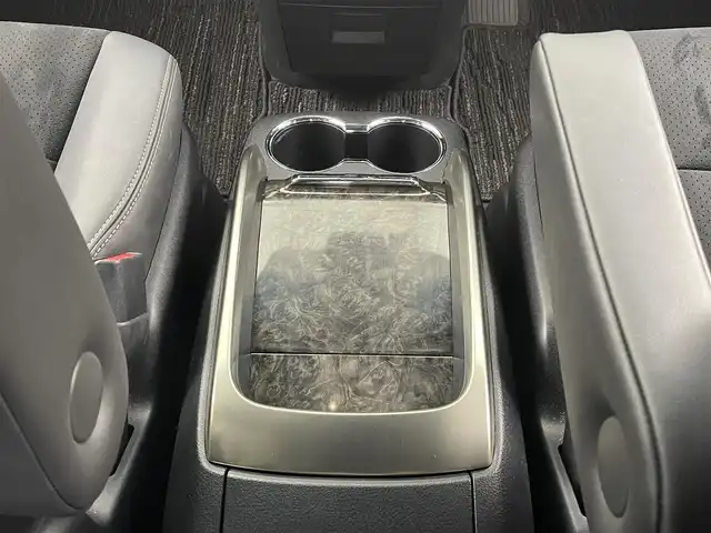 トヨタ アルファード S タイプゴールドⅢ 大分県 2023(令5)年 2.5万km ホワイトパールクリスタルシャイン トヨタセーフティーセンス/・プリクラッシュセーフティー/・LTA操舵支援有/・レーダークルーズコントロール/・オートハイビーム/純正ナビ/（フルセグ/CD/DVD/Bluetooth）/ツインムーンルーフ/フリップダウンモニター/デジタルインナーミラー/電動パーキングブレーキ/オートブレーキホールド/ハーフレザーシート/ビルトインETC2.0/スマートキー・プッシュスタート/純正アルミホイール