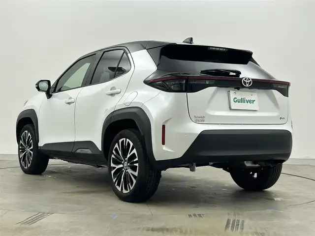 トヨタ ヤリスクロス ハイブリッド Z 岡山県 2024(令6)年 0.7万km ブラックマイカ/プラチナホワイトパールマイカ 純正８インチディスプレイオーディオ/【ナビ/Bluetooth/フルセグTV/Carplay】/パノラミックビューモニター/ハーフレザーシート/前席シートヒーター/ステアリングヒーター/レーダークルーズコントロール/社外ドライブレコーダー（前後）/型番:TZ-DR210/ビルトインＥＴＣ/プリクラッシュセーフティ/HDMI接続/オートブレーキホールド/ＬＥＤヘッドライト/オートハイビーム/ブラインドスポットモニター/テレビキャンセラー/スマートキー×1