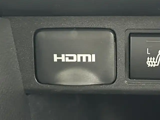 トヨタ ヤリスクロス ハイブリッド Z 岡山県 2024(令6)年 0.7万km ブラックマイカ/プラチナホワイトパールマイカ 純正８インチディスプレイオーディオ/【ナビ/Bluetooth/フルセグTV/Carplay】/パノラミックビューモニター/ハーフレザーシート/前席シートヒーター/ステアリングヒーター/レーダークルーズコントロール/社外ドライブレコーダー（前後）/型番:TZ-DR210/ビルトインＥＴＣ/プリクラッシュセーフティ/HDMI接続/オートブレーキホールド/ＬＥＤヘッドライト/オートハイビーム/ブラインドスポットモニター/テレビキャンセラー/スマートキー×1