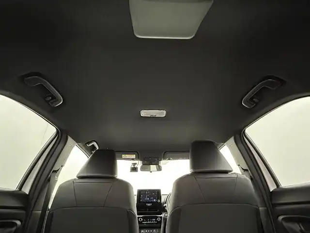 トヨタ ヤリスクロス ハイブリッド Z 岡山県 2024(令6)年 0.7万km ブラックマイカ/プラチナホワイトパールマイカ 純正８インチディスプレイオーディオ/【ナビ/Bluetooth/フルセグTV/Carplay】/パノラミックビューモニター/ハーフレザーシート/前席シートヒーター/ステアリングヒーター/レーダークルーズコントロール/社外ドライブレコーダー（前後）/型番:TZ-DR210/ビルトインＥＴＣ/プリクラッシュセーフティ/HDMI接続/オートブレーキホールド/ＬＥＤヘッドライト/オートハイビーム/ブラインドスポットモニター/テレビキャンセラー/スマートキー×1