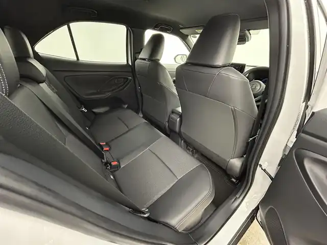 トヨタ ヤリスクロス ハイブリッド Z 岡山県 2024(令6)年 0.7万km ブラックマイカ/プラチナホワイトパールマイカ 純正８インチディスプレイオーディオ/【ナビ/Bluetooth/フルセグTV/Carplay】/パノラミックビューモニター/ハーフレザーシート/前席シートヒーター/ステアリングヒーター/レーダークルーズコントロール/社外ドライブレコーダー（前後）/型番:TZ-DR210/ビルトインＥＴＣ/プリクラッシュセーフティ/HDMI接続/オートブレーキホールド/ＬＥＤヘッドライト/オートハイビーム/ブラインドスポットモニター/テレビキャンセラー/スマートキー×1