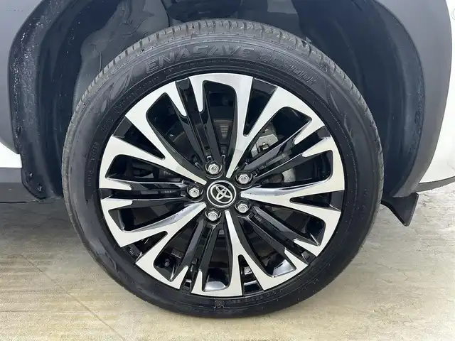 トヨタ ヤリスクロス ハイブリッド Z 岡山県 2024(令6)年 0.7万km ブラックマイカ/プラチナホワイトパールマイカ 純正８インチディスプレイオーディオ/【ナビ/Bluetooth/フルセグTV/Carplay】/パノラミックビューモニター/ハーフレザーシート/前席シートヒーター/ステアリングヒーター/レーダークルーズコントロール/社外ドライブレコーダー（前後）/型番:TZ-DR210/ビルトインＥＴＣ/プリクラッシュセーフティ/HDMI接続/オートブレーキホールド/ＬＥＤヘッドライト/オートハイビーム/ブラインドスポットモニター/テレビキャンセラー/スマートキー×1