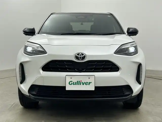 トヨタ ヤリスクロス ハイブリッド Z 岡山県 2024(令6)年 0.7万km ブラックマイカ/プラチナホワイトパールマイカ 純正８インチディスプレイオーディオ/【ナビ/Bluetooth/フルセグTV/Carplay】/パノラミックビューモニター/ハーフレザーシート/前席シートヒーター/ステアリングヒーター/レーダークルーズコントロール/社外ドライブレコーダー（前後）/型番:TZ-DR210/ビルトインＥＴＣ/プリクラッシュセーフティ/HDMI接続/オートブレーキホールド/ＬＥＤヘッドライト/オートハイビーム/ブラインドスポットモニター/テレビキャンセラー/スマートキー×1