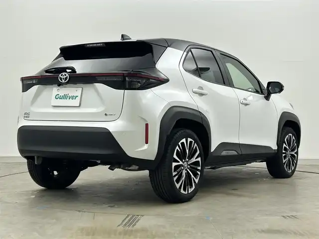 トヨタ ヤリスクロス ハイブリッド Z 岡山県 2024(令6)年 0.7万km ブラックマイカ/プラチナホワイトパールマイカ 純正８インチディスプレイオーディオ/【ナビ/Bluetooth/フルセグTV/Carplay】/パノラミックビューモニター/ハーフレザーシート/前席シートヒーター/ステアリングヒーター/レーダークルーズコントロール/社外ドライブレコーダー（前後）/型番:TZ-DR210/ビルトインＥＴＣ/プリクラッシュセーフティ/HDMI接続/オートブレーキホールド/ＬＥＤヘッドライト/オートハイビーム/ブラインドスポットモニター/テレビキャンセラー/スマートキー×1