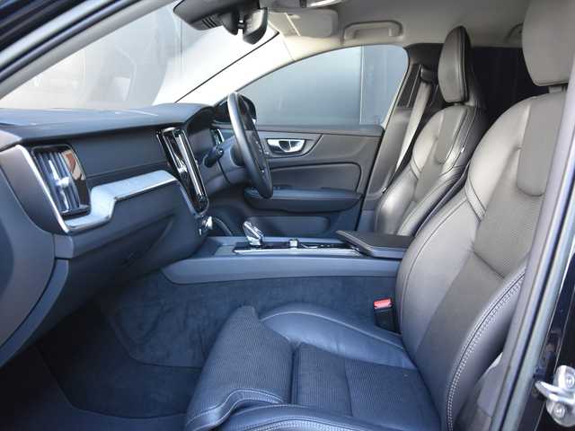 ボルボ ボルボ Ｖ６０ アルティメット B4 和歌山県 2023(令5)年 2.5万km オニキスブラックP 黒革 /Googleナビ /CarPlay /360度カメラ /harman/kardon /オートテールゲート /ACC /BSM /LKA /衝突軽減ブレーキ /HUD /前後ドラレコ /パワーシート /シートヒーター /ベンチレーション /ステアリングヒーター /LEDライト /ETC