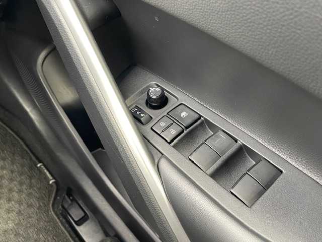 トヨタ カローラ クロス Z 兵庫県 2022(令4)年 1.6万km アティチュードブラックマイカ 純正ナビ（ＦＭ／ＡＭ／ＢＴ）　/モデリスタエアロ　/プッシュスタート/ステアリングリモコン/クルーズコントロール　/衝突軽減ブレーキ /パワーシート /バックカメラ /シートヒーター /オートマチックハイビーム /オートライト/レーンキープアシスト/ビルドインETC/前後ドライブレコーダー/電動リアゲート/スマートキー/純正フロアマット/LEDヘッドライト/コーナーセンサー/純正18アルミホイール