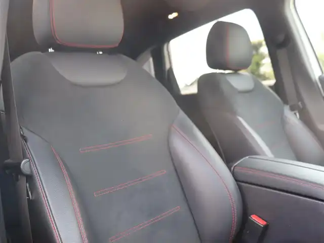 メルセデス・ベンツ Ｂ１８０ AMGライン 静岡県 2019(令1)年 4.8万km ポーラホワイト AMGライン/純正HDDナビ/（フルセグTV/Bluetooth/USB）/バックカメラ/ETC2.0/前方ドライブレコーダー/ハーフレザーシート/前席パワーシート/前席シートヒーター/パドルシフト/レーダーセーフティーパッケージ/・アクティブディスタンスアシストディストロニック(全自動再発進機能付)/・アクティブステアリングアシスト/・アクティブレーンチェンジングアシスト/・アクティブエマージェンシーストップアシスト/・アクティブブレーキアシスト(歩行者/飛び出し検知機能付)/・PRE-SAFEインパルス(前面衝突被害軽減機能)/・アクティブブラインドスポットアシスト/・アクティブレーンキーピングアシスト/・リアCPA(被害軽減ブレーキ付後方衝突警告システム)/・トラフィックサインアシスト/純正18インチアルミホイール/スマートキー/純正LEDヘッドライト/スペアキー1本/保証書/取扱説明書