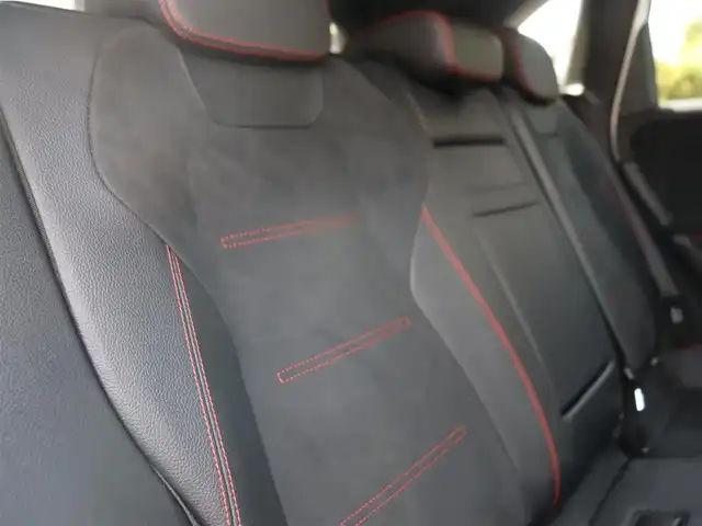 メルセデス・ベンツ Ｂ１８０ AMGライン 静岡県 2019(令1)年 4.8万km ポーラホワイト AMGライン/純正HDDナビ/（フルセグTV/Bluetooth/USB）/バックカメラ/ETC2.0/前方ドライブレコーダー/ハーフレザーシート/前席パワーシート/前席シートヒーター/パドルシフト/レーダーセーフティーパッケージ/・アクティブディスタンスアシストディストロニック(全自動再発進機能付)/・アクティブステアリングアシスト/・アクティブレーンチェンジングアシスト/・アクティブエマージェンシーストップアシスト/・アクティブブレーキアシスト(歩行者/飛び出し検知機能付)/・PRE-SAFEインパルス(前面衝突被害軽減機能)/・アクティブブラインドスポットアシスト/・アクティブレーンキーピングアシスト/・リアCPA(被害軽減ブレーキ付後方衝突警告システム)/・トラフィックサインアシスト/純正18インチアルミホイール/スマートキー/純正LEDヘッドライト/スペアキー1本/保証書/取扱説明書