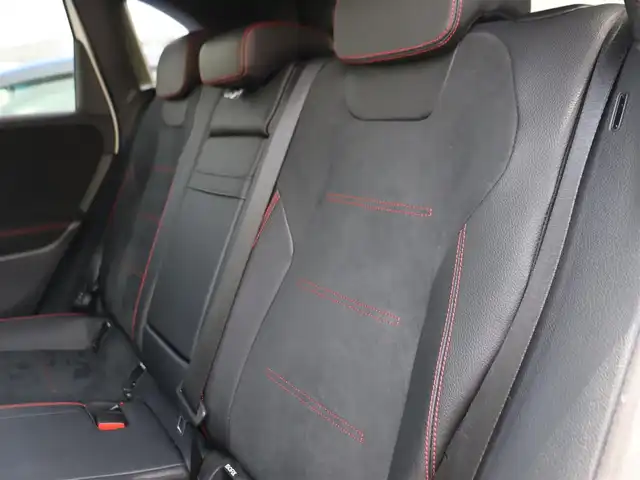 メルセデス・ベンツ Ｂ１８０ AMGライン 静岡県 2019(令1)年 4.8万km ポーラホワイト AMGライン/純正HDDナビ/（フルセグTV/Bluetooth/USB）/バックカメラ/ETC2.0/前方ドライブレコーダー/ハーフレザーシート/前席パワーシート/前席シートヒーター/パドルシフト/レーダーセーフティーパッケージ/・アクティブディスタンスアシストディストロニック(全自動再発進機能付)/・アクティブステアリングアシスト/・アクティブレーンチェンジングアシスト/・アクティブエマージェンシーストップアシスト/・アクティブブレーキアシスト(歩行者/飛び出し検知機能付)/・PRE-SAFEインパルス(前面衝突被害軽減機能)/・アクティブブラインドスポットアシスト/・アクティブレーンキーピングアシスト/・リアCPA(被害軽減ブレーキ付後方衝突警告システム)/・トラフィックサインアシスト/純正18インチアルミホイール/スマートキー/純正LEDヘッドライト/スペアキー1本/保証書/取扱説明書
