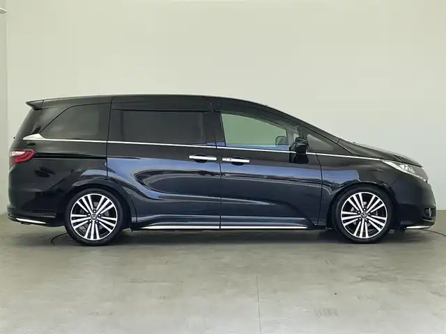 ホンダ オデッセイ アブソルート 大分県 2014(平26)年 9.5万km 黒 純正ディーラーナビ/・フルセグTV/・Bluetooth/・CD/・DVD/バックカメラ/両側パワースライドドア/ビルトインETC/フリップダウンモニター/クルーズコントロール/純正16インチアルミホイール/フォグライト/ステアリングリモコン/ハーフレザーシート/パドルシフト/LEDヘッドライト/プッシュスタート/スマートキー/電動格納ミラー/パワーウィンドウ/パワーステアリング