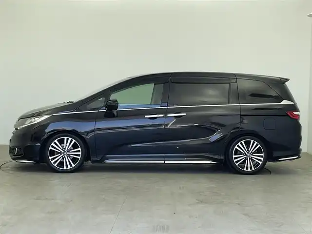 ホンダ オデッセイ アブソルート 大分県 2014(平26)年 9.5万km 黒 純正ディーラーナビ/・フルセグTV/・Bluetooth/・CD/・DVD/バックカメラ/両側パワースライドドア/ビルトインETC/フリップダウンモニター/クルーズコントロール/純正16インチアルミホイール/フォグライト/ステアリングリモコン/ハーフレザーシート/パドルシフト/LEDヘッドライト/プッシュスタート/スマートキー/電動格納ミラー/パワーウィンドウ/パワーステアリング