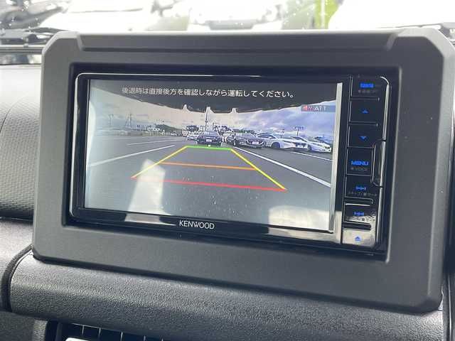 スズキ ジムニー XC 鳥取県 2024(令6)年 0.3万km ピュアホワイトP 社外ナビ／フルセグ／ＤＶＤ／ＣＤ／ＢＴ/バックカメラ/ビルトインＥＴＣ/前後ドライブレコーダー/１インチリフトアップ/（純正スプリング積込）/オープンカントリーR/T/背面タイヤ（ブロックタイヤ交換）/ヂュアルカメラレーダーブレーキ/レーンキープアシスト/クルーズコントロール/社外フロントグリル/Bellezzaビンテージシートカバー/バックソナー/ＬＥＤヘットライト/フォグライト/前席シートヒーター/バックドアダンパー/背面タイヤソフトカバー/ウィンカーミラー/フロアマット/荷室小物BOX