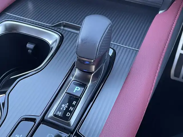 レクサス ＲＸ 500h Fスポーツパフォーマンス 道南・函館 2024(令6)年 0.9万km ホワイトノーヴァガラスフレーク ・純正ナビ/・フルセグＴＶ/・パノラマルーフ/・床下透過全周囲カメラ/・ドライブレコーダー/・寒冷地仕様/・ワンオーナー/・赤内装/・デジタルインナーミラー/・輻射ヒータ/・ルーフレール/・パワーバックドア/・駐車支援システム/・ドライバーモニター/・ＥＴＣ