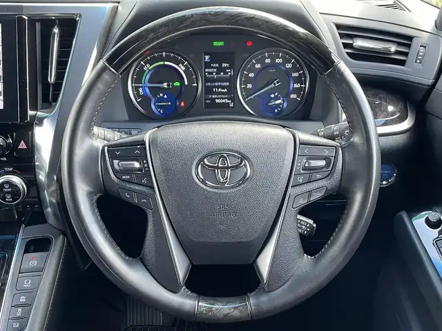トヨタ アルファードハイブリット S タイプゴールド 道央・札幌 2021(令3)年 9.6万km ホワイトパールクリスタルシャイン ・4WD/・衝突軽減ブレーキ/・寒冷地仕様/・両側パワースライドドア/・純正ナビ/CD&DVD&BT&フルセグTV&AppleCarPlay/・キャンセラー/・ハンズフリー/・フリップダウンモニター(リモコン付)/・バックカメラ/・コーナーセンサー/・レーンキープアシスト/・レーダークルーズコントロール(追従走行あり)/・横滑り防止装置/・WAC/・前席バニティミラー(両側ライト付)/・ウォークスルー/・2列目両側オットマン/・USB入力端子/・1列目2列目100V充電/・プッシュスタート/・スマートキー/・ワイパー熱線/・前方純正ドライブレコーダー/・ビルトインETC/・オートライト/・オートマチックハイビーム/・前後コーナーセンサー/・電動格納ミラー/・ウィンカーミラー/・フォグランプ/・純正フロアマット/・ドアバイザー/・積込17インチ冬タイヤ