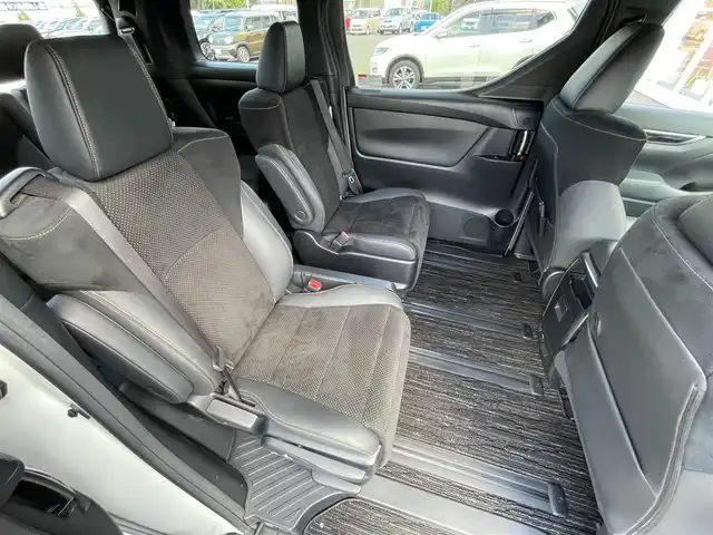 トヨタ アルファードハイブリット S タイプゴールド 道央・札幌 2021(令3)年 9.6万km ホワイトパールクリスタルシャイン ・4WD/・衝突軽減ブレーキ/・寒冷地仕様/・両側パワースライドドア/・純正ナビ/CD&DVD&BT&フルセグTV&AppleCarPlay/・キャンセラー/・ハンズフリー/・フリップダウンモニター(リモコン付)/・バックカメラ/・コーナーセンサー/・レーンキープアシスト/・レーダークルーズコントロール(追従走行あり)/・横滑り防止装置/・WAC/・前席バニティミラー(両側ライト付)/・ウォークスルー/・2列目両側オットマン/・USB入力端子/・1列目2列目100V充電/・プッシュスタート/・スマートキー/・ワイパー熱線/・前方純正ドライブレコーダー/・ビルトインETC/・オートライト/・オートマチックハイビーム/・前後コーナーセンサー/・電動格納ミラー/・ウィンカーミラー/・フォグランプ/・純正フロアマット/・ドアバイザー/・積込17インチ冬タイヤ