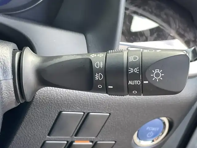 トヨタ アルファードハイブリット S タイプゴールド 道央・札幌 2021(令3)年 9.6万km ホワイトパールクリスタルシャイン ・4WD/・衝突軽減ブレーキ/・寒冷地仕様/・両側パワースライドドア/・純正ナビ/CD&DVD&BT&フルセグTV&AppleCarPlay/・キャンセラー/・ハンズフリー/・フリップダウンモニター(リモコン付)/・バックカメラ/・コーナーセンサー/・レーンキープアシスト/・レーダークルーズコントロール(追従走行あり)/・横滑り防止装置/・WAC/・前席バニティミラー(両側ライト付)/・ウォークスルー/・2列目両側オットマン/・USB入力端子/・1列目2列目100V充電/・プッシュスタート/・スマートキー/・ワイパー熱線/・前方純正ドライブレコーダー/・ビルトインETC/・オートライト/・オートマチックハイビーム/・前後コーナーセンサー/・電動格納ミラー/・ウィンカーミラー/・フォグランプ/・純正フロアマット/・ドアバイザー/・積込17インチ冬タイヤ