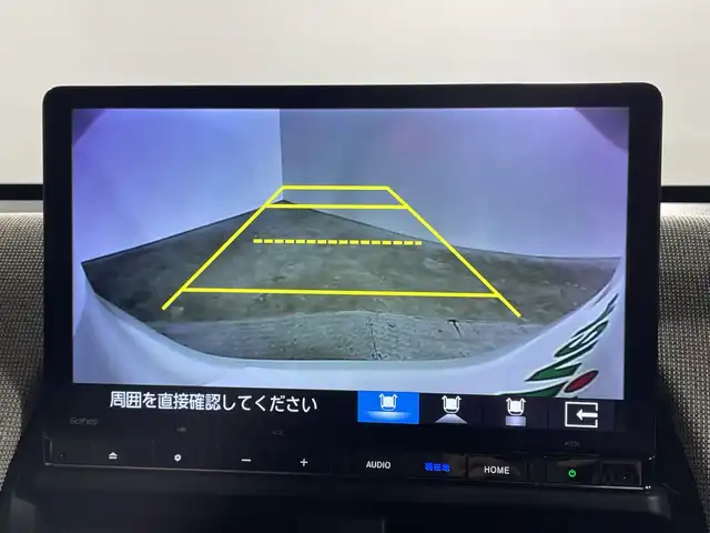 ホンダ フリード AIR 神奈川県 2024(令6)年 0.8万km プラチナホワイトパール 純正11インチナビゲーション/Bluetooth　フルセグ　SD　CD　DVD　USB/バックカメラ/両側パワースライドドア/電動サイドステップ/ホンダセンシング/衝突軽減ブレーキ（CMBS）/踏み間違い衝突軽減システム/急アクセル抑制機能/路外逸脱抑制機能/歩行者事故低減ステアリング/先行車発進お知らせ機能/標識認識機能/パーキングセンサーシステム/オートハイビーム/渋滞追従機能付アダプティブクルーズコントロール（ACC）/車線維持支援システム（LKAS）/トラフィックジャムアシスト（渋滞運転支援機能）/ブラインドスポットインフォメーション/社外ETC/純正前方ドライブレコーダー/純正フロアマット/ステアリングスイッチ/シートリフター/プッシュスタート/LEDヘッドライト/オートライト/純正15インチアルミホイール/純正ドアバイザー/スマートキー/電動格納ミラー/ウインカーミラー